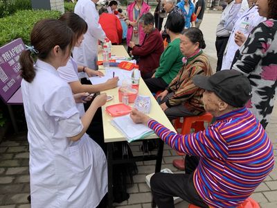 健康咨詢進社區，每月服務暖人心